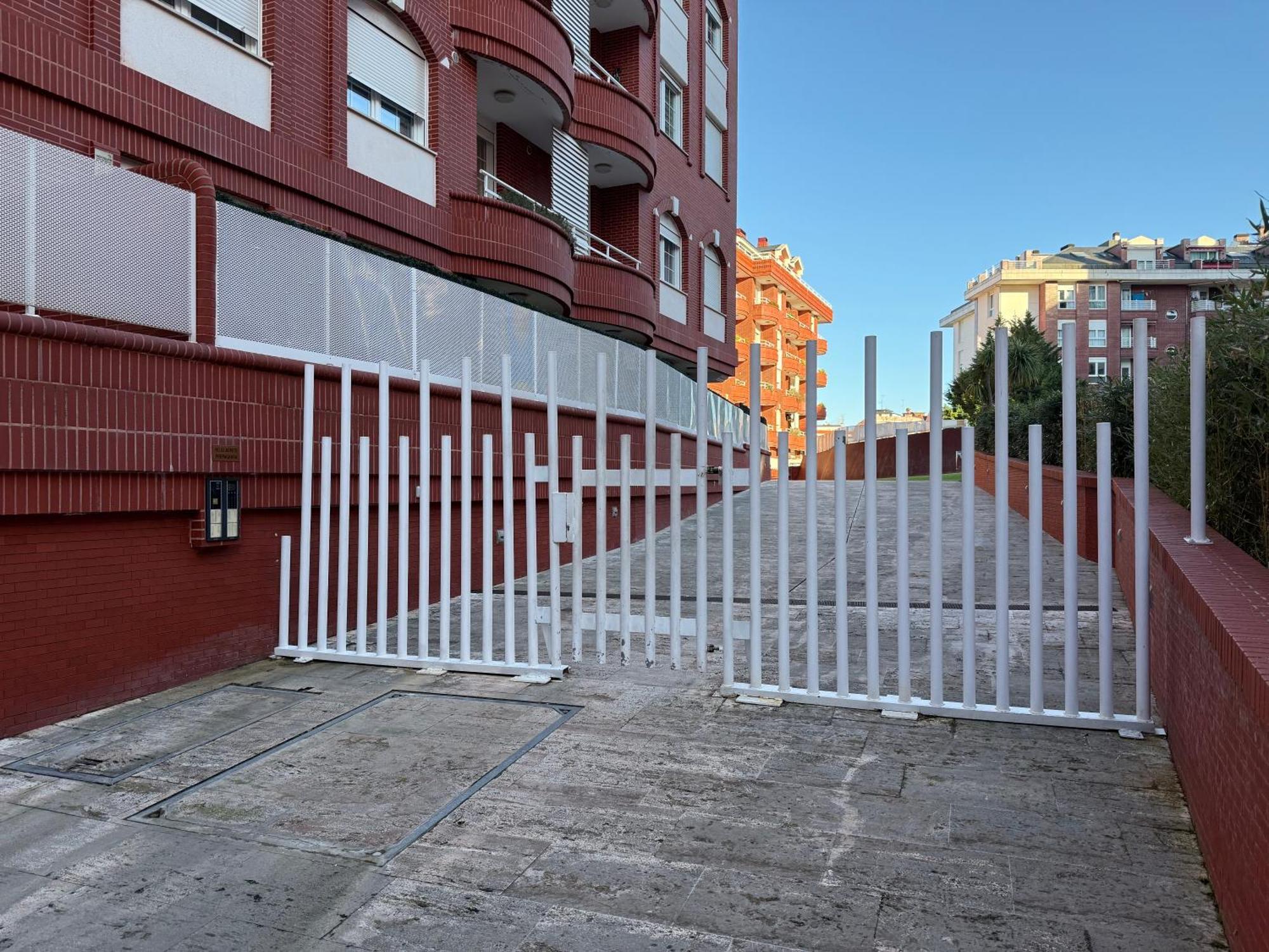 Castro Holidays - Centrico Piscina Urbanizacion Garaje Gratis Castro Urdiales Exterior photo