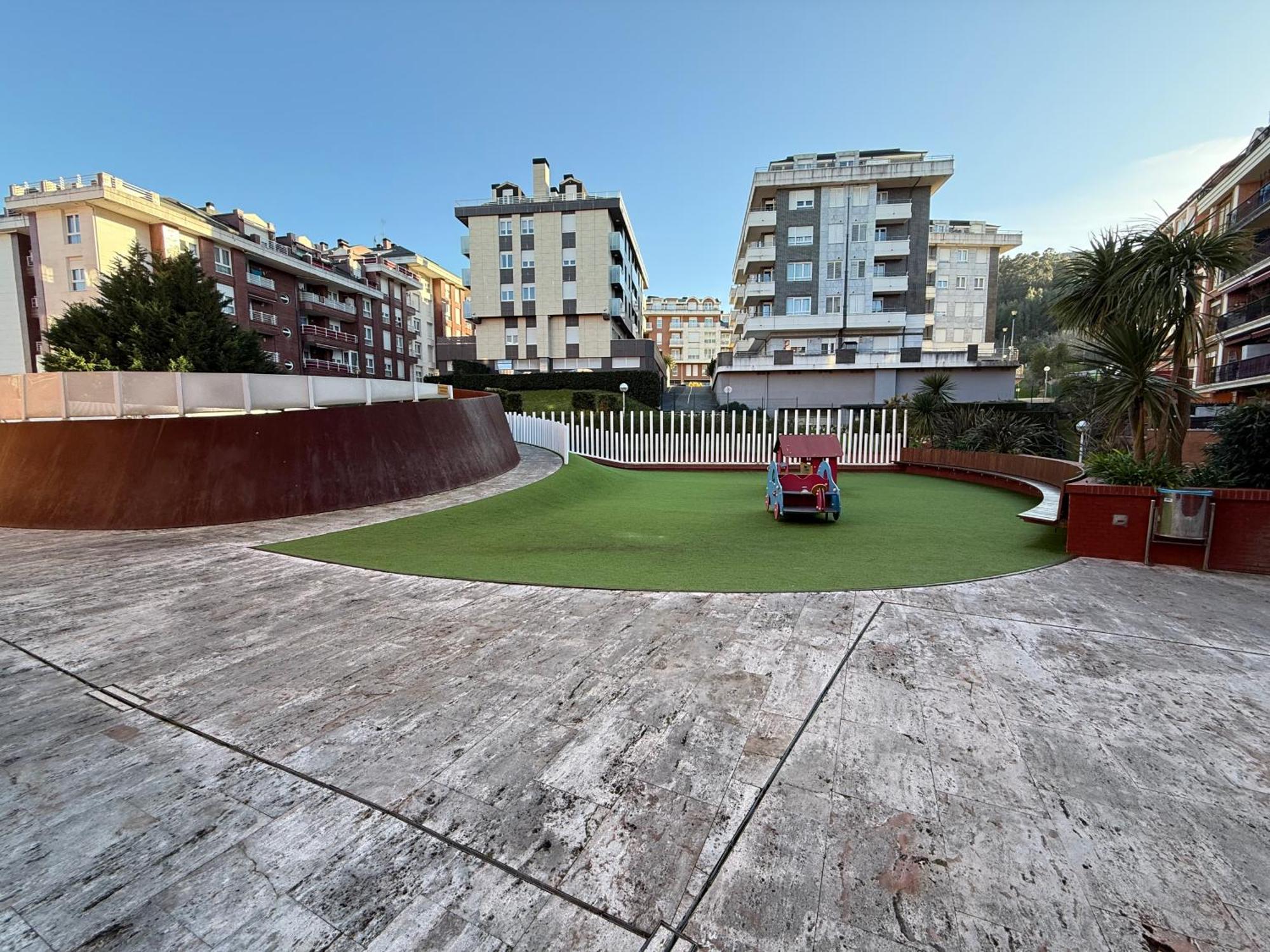 Castro Holidays - Centrico Piscina Urbanizacion Garaje Gratis Castro Urdiales Exterior photo